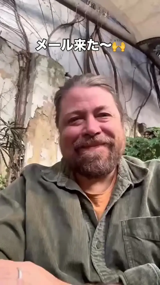 皆様ごきげんよう👋
გამარჯობა！ガマルジョバ！

世界的に引っ張りだこの生産者、フェザンティアーズのジョンからメッセージ頂きました〜🙌

ジョージア🇬🇪ワイン飲んだことない方、一度試してみませんか？

გაუმარჯოს！ガウマルジョス！

Wine bar "Le3"  完全予約制
https://le3.jp/

Open  月〜土17h ~ 24h
Lunch  お問い合わせ下さい
当日問い合わせ21h Lo（他にご予約無ければ）
※2秒前までご予約OKです
Close  日曜日
（前日までにお問い合わせあれば、平日も営業時間等対応します）

神奈川県小田原市中町1-3-16
※ご来店の際はGoogleマップをご覧の上、お越し下さい

小田原駅東口バスロータリー
箱根登山バス　1番乗場　城東車庫前行き
中町下車より5秒

TEL 050-8880-1879
ご予約はお手数ですが、お電話もしくは各種SNS、DMにてご連絡ください。
※ご連絡取れ次第ご予約確定となります。
(当日予約はお電話でお願いします）

#自然派ワイン
#ナチュラルワイン
#vinnature
#オレンジワイン
#アンバーワイン
#白ワイン
#小田原ワイン
#ジョージアワイン
#ワインスタグラム
#oda_bi_marche
#nonnaandsidhi
#御酒vin帳