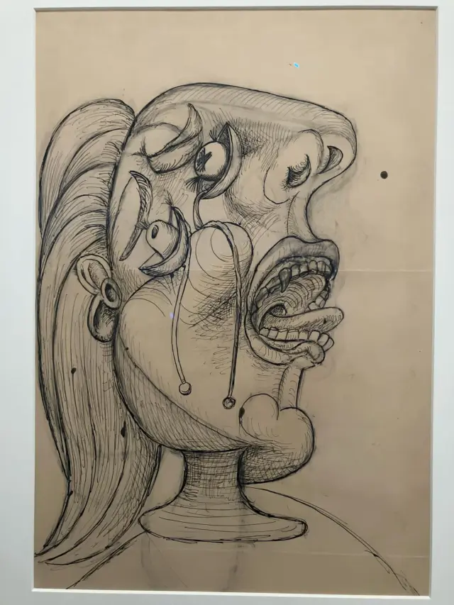 皆様ごきげんよう👋
გამარჯობა！ガマルジョバ！

本日センスを磨きに町に来たので、Le3お休みです

გაუმარჯოს！ガウマルジョス！

Wine bar "Le3"  完全予約制
https://le3.jp/

Open  月〜土17h ~ 24h
Lunch  お問い合わせ下さい
当日問い合わせ21h Lo（他にご予約無ければ）
※2秒前までご予約OKです
Close  不定休-日曜、連休最終日は18h Lo
（前日までにお問い合わせあれば、営業時間等対応します）

神奈川県小田原市中町1-3-16
※ご来店の際はGoogleマップをご覧の上、お越し下さい

小田原駅東口バスロータリー
箱根登山バス　1番乗場　城東車庫前行き
中町下車より5秒

TEL 050-8880-1879
ご予約はお手数ですが、お電話もしくは各種SNS、DMにてご連絡ください。
※ご連絡取れ次第ご予約確定となります。
(当日予約はお電話でお願いします）

#自然派ワイン
#ナチュラルワイン
#vinnature
#オレンジワイン
#アンバーワイン
#白ワイン
#ジョージアワイン
#oda_bi_marche
#nonnaandsidhi
#御酒vin帳